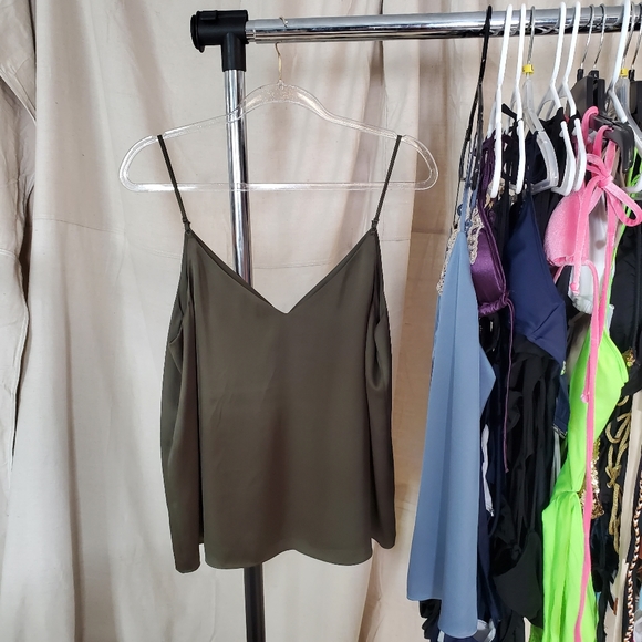 Express Tank Top - Picture 3 of 3